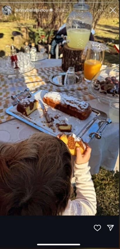 Τζένη Μπαλατσινού | Πρωινό με τον γιο της Παναγιώτη Αντώνιο στη φύση του Μετσόβου - Με κόκκινες μπότες