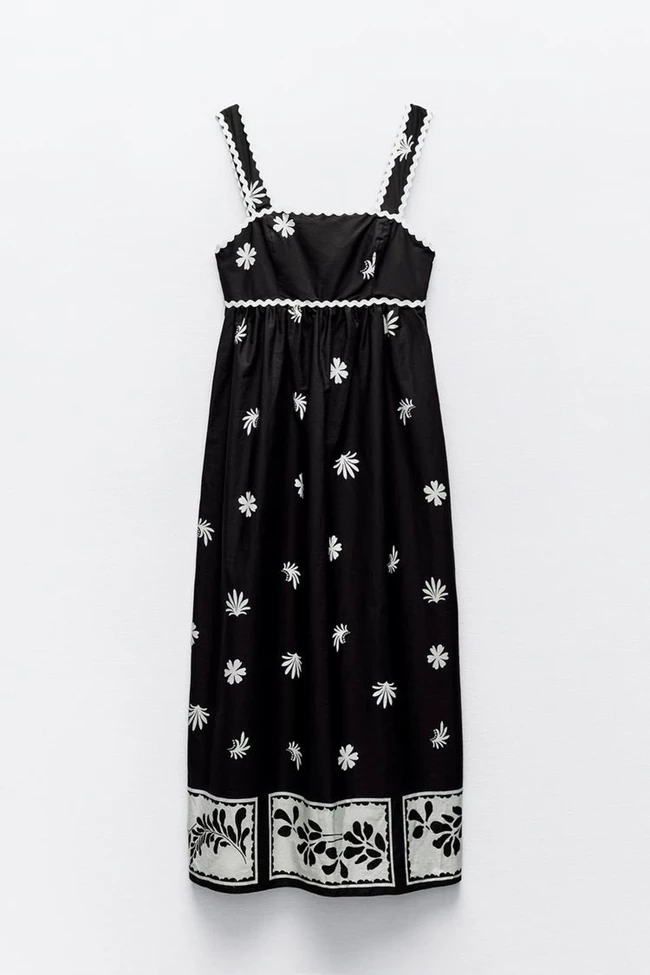 Το εμπριμέ midi φόρεμα από τη Zara που θα λατρέψει η κάθε minimal lover