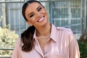 Στη βάφτιση της Λυδίας Ευαγγελάτου | Η πανέμορφη μικρούλα στην αγκαλιά της μητέρας της, Τατιάνας Στεφανίδου - εικόνα 3