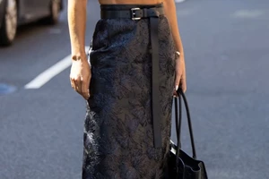 Black French | 3 μαύρα μανικιούρ που θα αναβαθμίσουν το γαλλικό σου