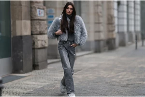 Denim on denim & Leopard | Η Σοφία Καρβέλα συνδύασε δύο από τις μεγαλύτερες τάσεις της μόδας