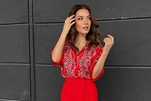 Βάσω Λασκαράκη | Ανανέωσε το κούρεμα και το χρώμα στα μαλλιά της - εικόνα 2