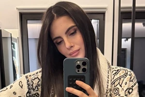 Αλεξάνδρα Νίκα | Δείχνει για πρώτη φορά με κάθε λεπτομέρεια το χτένισμα από τη βάφτιση του γιου της