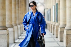 Η Μιράντα Πατέρα με εντυπωσιακό ασημί metallic παντελόνι που λίγες θα τολμούσαν