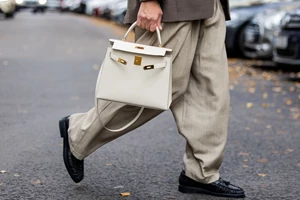 Το παντελόνι από τη Zara που θα δείχνει ακριβό όπως και να το φορέσεις - εικόνα 6