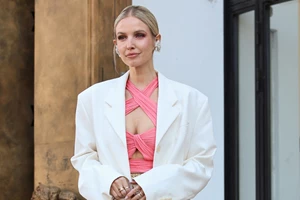 Μαίρη Συνατσάκη και Ελεονώρα Μελέτη | Φόρεσαν το άκρως κολακευτικό τζιν παντελόνι που ταιριάζει σε όλες τις σιλουέτες