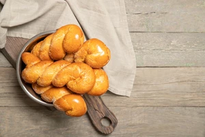 Το υπέρτατο γλυκό της νηστείας | Η ταχινόπιτα με σοκολάτα χωρίς μίξερ που αξίζει να δοκιμάσεις