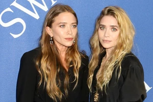 Ξέχνα τα skinny παντελόνια | Η Τόνια Σωτηροπούλου φόρεσε την top τάση της μόδας στα τζιν