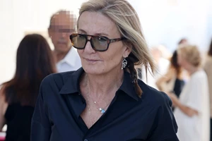 Κατερίνα Λέχου | Με total white σύνολο στην καρδιά του χειμώνα