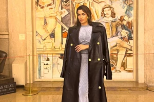 Η Τόνια Σωτηροπούλου με το ιδανικό Marks & Spencer φόρεμα για τις γιορτές