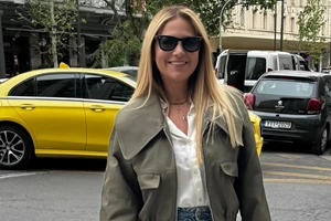 Η Νάνσυ Ζαμπέτογλου με το τζιν από τη Zara που κοστίζει μόλις 30 ευρώ και ταιριάζει σε όλες τις σιλουέτες - εικόνα 5