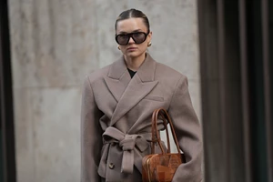 Τα στιλιστικά λάθη που δεν πρέπει να κάνεις στα glam looks της εορταστικής περιόδου