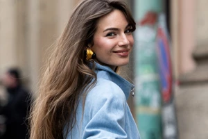 Γιατί το λάδι μαλλιών σου σε κάνει να "φριζάρεις" περισσότερο όταν βρέχει; - εικόνα 2