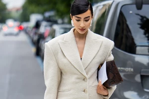 Faux γούνα | Αυτά τα looks θα σε πείσουν να προσθέσεις τουλάχιστον μία στη συλλογή σου