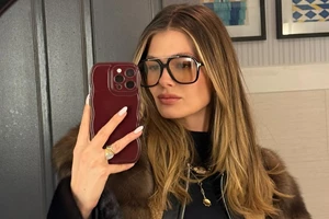 Η Αμαλία Κωστοπούλου με το τζιν από τη Zara που όλες χρειαζόμαστε στη συλλογή μας