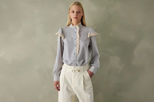 Νάνσυ Ζαμπέτογλου | Το navy σύνολό της από τη Regalinas είναι η πιο classy πρόταση για την άνοιξη - εικόνα 2