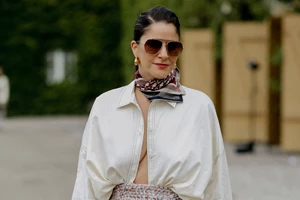 Είσαι καλεσμένη σε ανοιξιάτικο γάμο; Αυτό το Zara φόρεμα είναι η πιο chic επιλογή - εικόνα 3