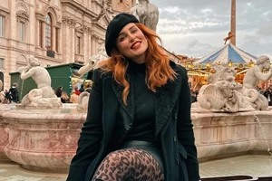 Η Εβελίνα Νικόλιζα φόρεσε το πιο διάσημο παντελόνι της φετινής άνοιξης