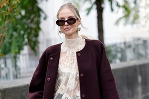 Έβελυν Καζαντζόγλου | Η εμφάνιση στα χρώματα που πρέπει οπωσδήποτε να επιλέγεις αν είσαι κοκκινομάλλα