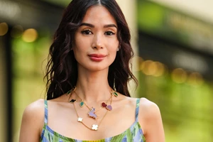 Tired Girl Makeup | Το trend της Gen Z που αποθεώνει το "κουρασμένο" βλέμμα