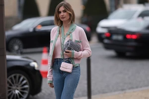 Η Νάνσυ Ζαμπέτογλου με το τζιν από τη Zara που κοστίζει μόλις 30 ευρώ και ταιριάζει σε όλες τις σιλουέτες