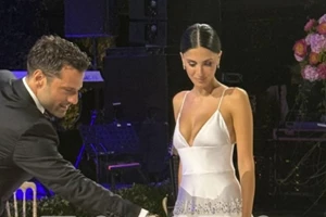 Τζένη Καζάκου | Έκανε το ιδανικό μακιγιάζ για καλοκαιρινούς γάμους και βαφτίσεις - εικόνα 2