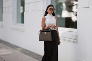 Το denim φόρεμα από τη Massimo Dutti που φοράς από το πρωί ως το βράδυ όλο το καλοκαίρι