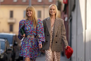 7 συμβουλές μόδας για να δείχνεις πιο ψηλή χωρίς να φοράς τακούνια