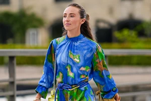 Στη νέα συλλογή της Mango ανακαλύψαμε το τζιν που θα γίνει must αυτό το φθινόπωρο