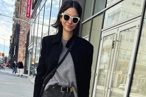 Ο chic τρόπος για να φορέσεις hot pants σύμφωνα με το στιλ της Σοφίας Καρβέλα