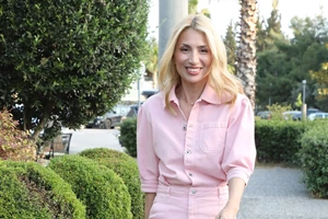 Δανάη Μπάρκα | Οι θηλυκές της γόβες είναι δημιουργία ελληνικού brand και το τέλειο staple για κάθε γυναικεία γκαρνταρόμπα - εικόνα 2