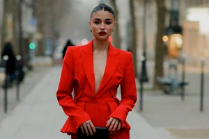 Τα πιο κομψά χειμερινά looks με μία δόση λάμψης για να φορέσεις τον Δεκέμβριο