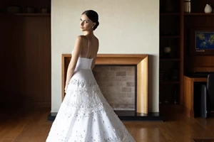 Αλεξάνδρα Νίκα | Τα νυφικά παπούτσια της ήταν από το ίδιο brand που είχε επιλέξει η Meghan Markle όταν παντρεύτηκε - εικόνα 2