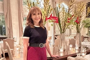 Σε παραδοσιακό ταβερνάκι στην Πάρο | Η Μάρα Ζαχαρέα αναζητά λίγη δροσιά στο νησί των Κυκλάδων - εικόνα 3