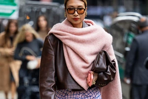 Denim on denim & Leopard | Η Σοφία Καρβέλα συνδύασε δύο από τις μεγαλύτερες τάσεις της μόδας - εικόνα 2