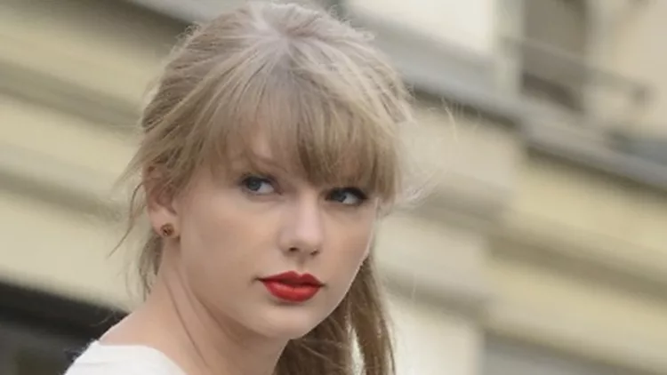 Η Taylor Swift χώρισε ενώ παραδέχεται ότι δεν ξέρει πολλά από αγάπη