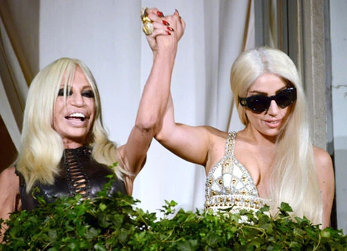 Donatella Versace: Ο Gianni θα ήταν μεγάλος θαυμαστής της Lady Gaga