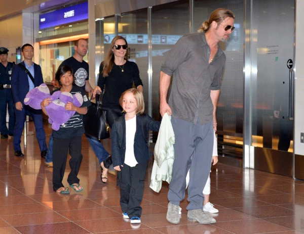 Angelina Jolie & Brad Pitt: Στην Ιαπωνία μαζί με τα παιδιά τους - εικόνα 4