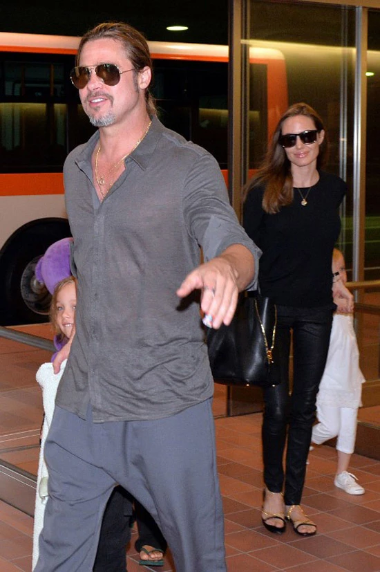 Angelina Jolie & Brad Pitt: Στην Ιαπωνία μαζί με τα παιδιά τους - εικόνα 7