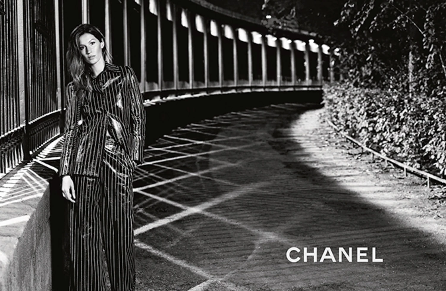 H Gisele στη νέα καμπάνια Chanel