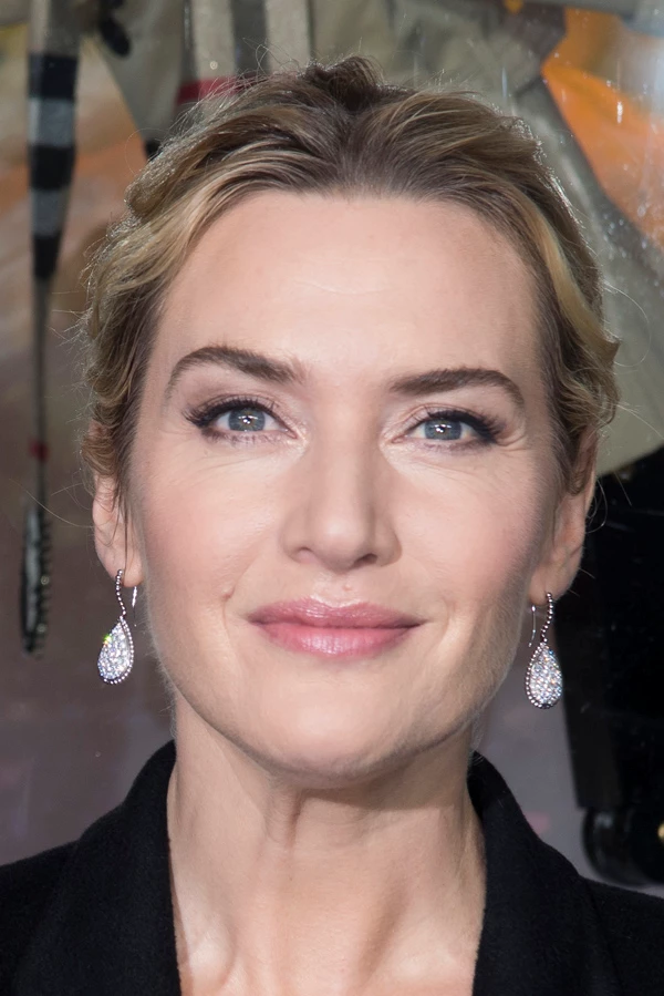 Η Kate Winslet φέρνει τα Χριστούγεννα στο Παρίσι