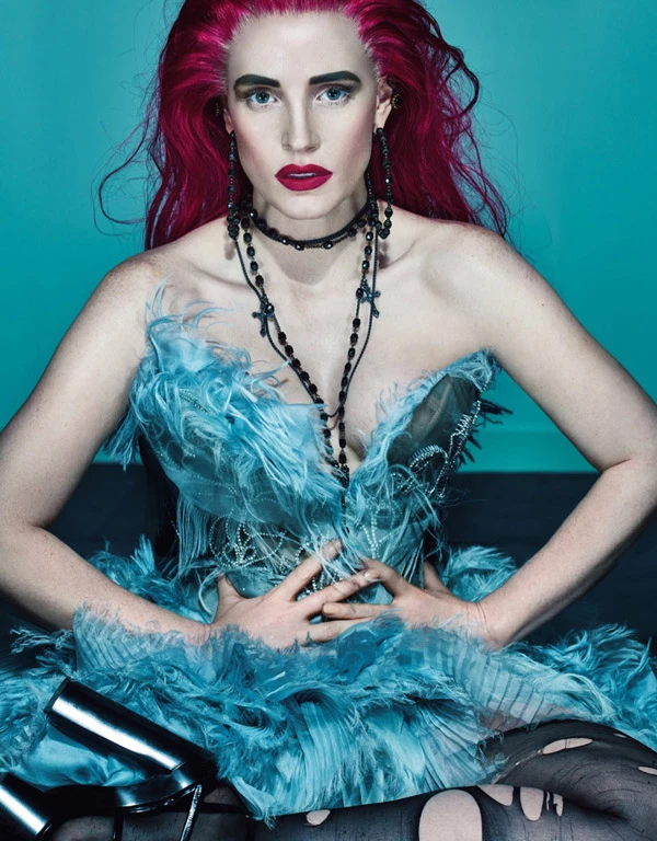 H Jessica Chastain μεταμορφώνεται σε punk πριγκίπισσα 