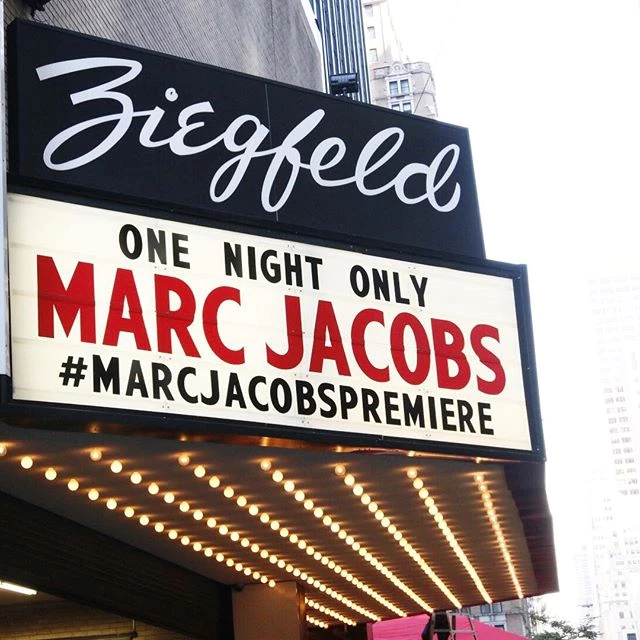 Marc Jacobs: Το θεαματικό fashion show που έβαλε φωτιά στα social media