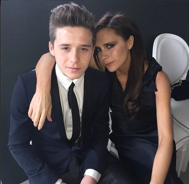 Brooklyn Beckham: H φωτογραφία με τη μαμά Victoria στο Instagram