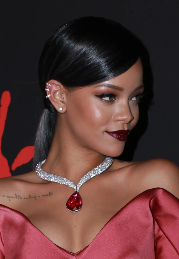 The Diamond Ball: Δες τι φόρεσαν οι Rihanna, Kim Kardashian και Salma Hayek - εικόνα 2