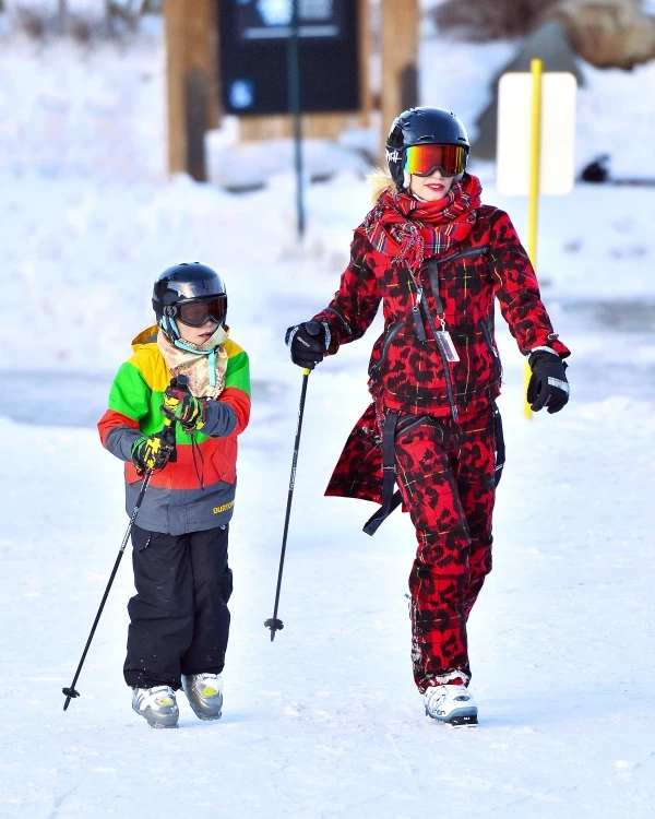 Ski style: Μαθήματα για το πώς να ντυθείς στο βουνό από τη Gwen Stefani  - εικόνα 3