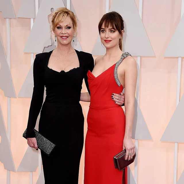 Η Dakota Johnson 15 χρόνια πριν μαζί με τη μαμά της Melanie Griffith στα Όσκαρ