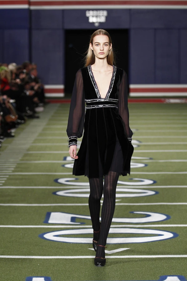 Tommy Hilfiger FW15: Το λαμπερό front row και τα highlights της συλλογής - εικόνα 7