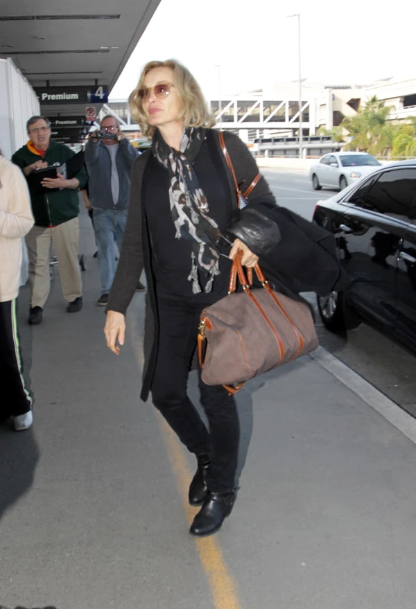 LAX Spotting: Οι celebrities αφήνουν το Los Angeles με στυλ - εικόνα 3