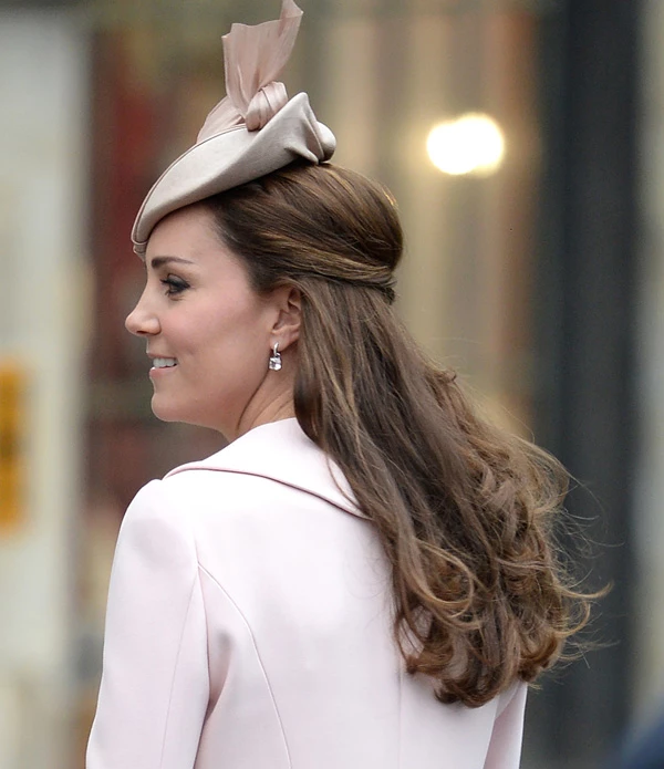 Η Catherine Middleton προτείνει το πιο απλό και καθημερινό χτένισμα  - εικόνα 2